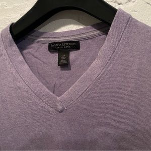Banana Republic V-Neck Sweater — Men’s Medium